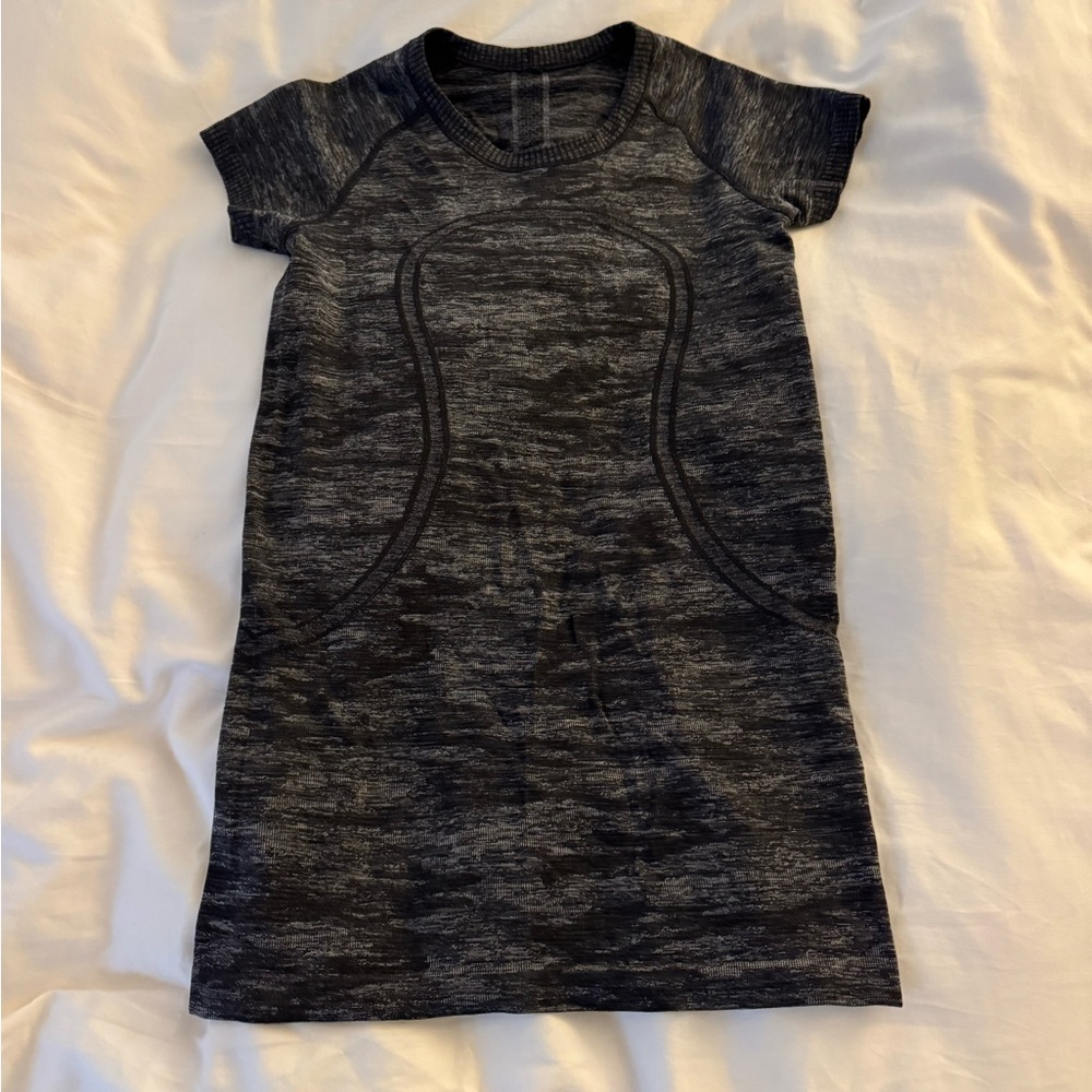 Lululemon Swiftly Tech Camo Short Sleeve Too Size 4